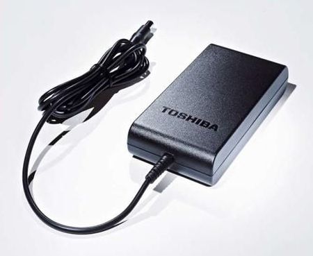 Toshiba - Adaptador de corriente ( externa ) PA3237E-3AC3 CA 100-240 V