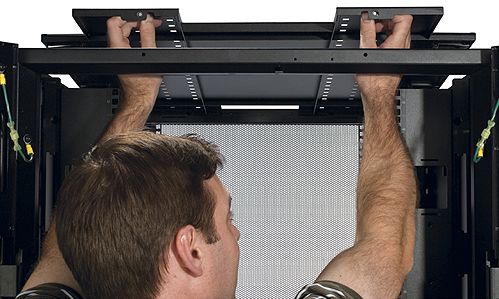 APC NetShelter SX 42U 750mm wide x 1070mm deep