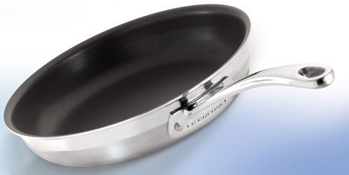 Sartén 3ply Antiadherente de Acero Inoxidable Le Creuset. Triple capa y versatilidad.