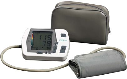 Tensiometro de brazo Medicura M245 mensaje vocal de la medicion obtenida y las pulsaciones cardiacas - 60 Memorias con fecha y hora - 3 idiomas a seleccionar