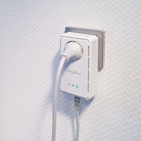 ¡¡Conéctate a Internet a tráves de la red eléctrica en cualquier sitio de tu casa y conecta entre si todos los dispositivos aptos para la red!! dLAN 200 AVplus Network kit de DEVOLO (3 adaptadores)