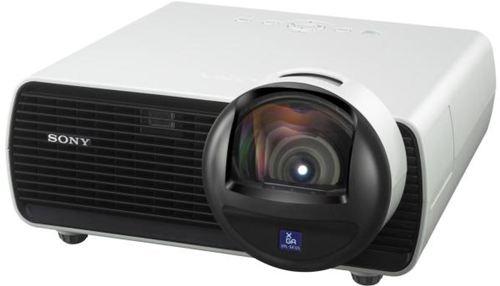 Proyector Sony VPL-SW125 tiene una relación focal de 0,62:1, que produce imágenes de tamaño de 2,03 m (diagonal 80 ") desde una distancia de tan sólo 1 m ¡Producto oficial Sony España!