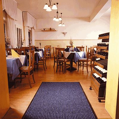 3M ALFOMBRA.NOMADAQUA 4500 120x180 CM. RETIENE SUCIEDAD+AGUA. ANTIDESLIZANTE COLOR NEGRO. REF. FZ010010432 / 3M-796730