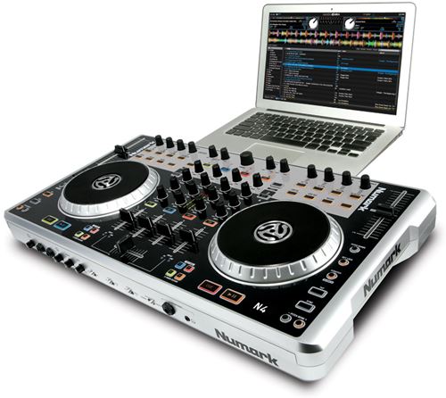 Controlador de sobremesa Numark N4 de 4 decks y mezclador de 4 canales que funciona con o sin ordenador. Mezcla externa (2 CD's/giradiscos y 2 micrófonos). Interface de audio USB con salidas XLR.