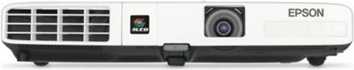 Proyector Epson EB-1751 es ultra portátil, por lo que su uso es especial para aquellos profesionales que quieran llevar su presentación a cualquier luga