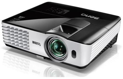 Proyector BenQ MX618ST es un modelo pensado para un uso académico o corporativo debido a su formato de proyección 4:3, que posee mayor compatibilidad con el formato de PowerPoint, Excel, Word, etc